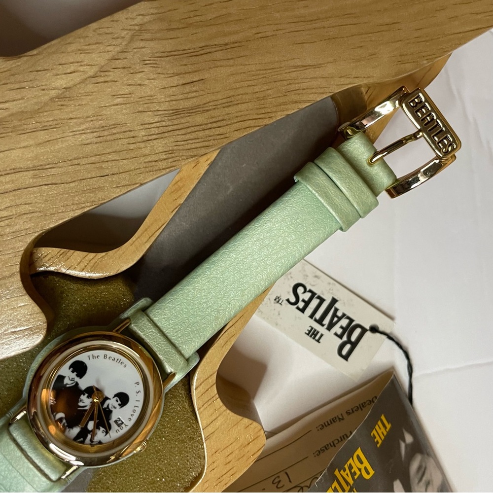 Beatles Watch Guitar Case - Picture 8 of 14